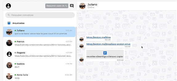Interface do chat e videoconferência do Optiwork mostrando uma conversa em grupo e uma chamada de vídeo em andamento